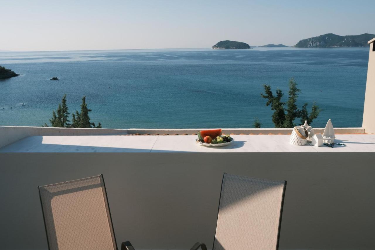 Crystal Bay Appartement PalaiónTsiflíkion Buitenkant foto